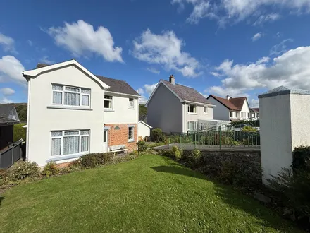 Lampeter Road, Aberaeron, SA46