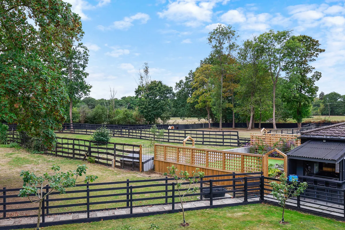 Broadbridge Lane, Smallfield, Horley, Surrey, RH6