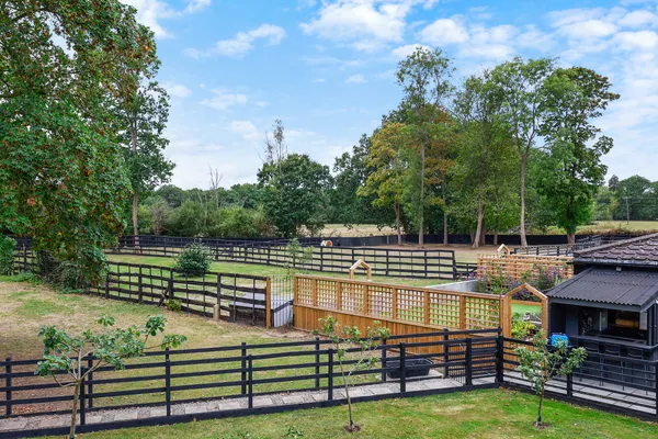 Broadbridge Lane, Smallfield, Horley, Surrey, RH6