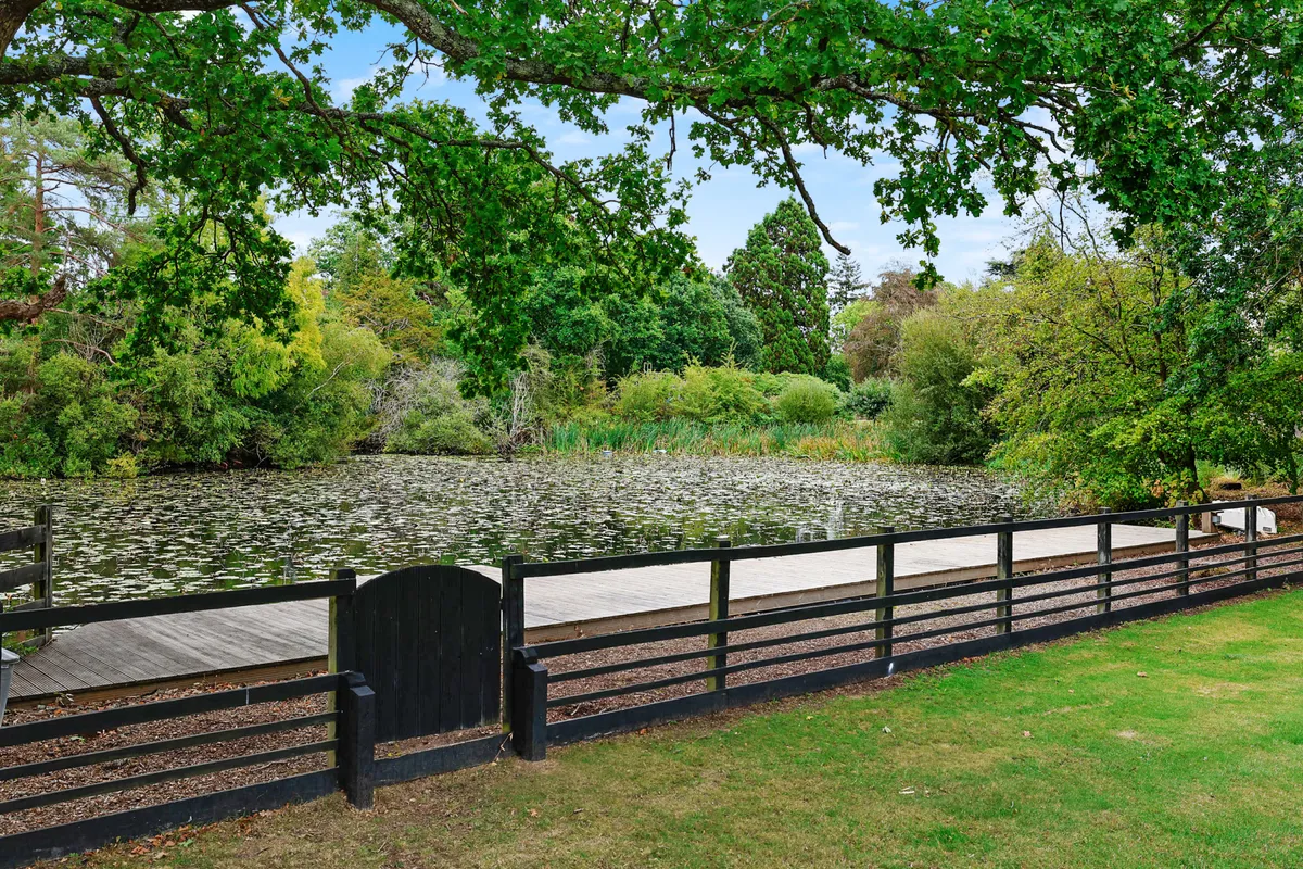 Broadbridge Lane, Smallfield, Horley, Surrey, RH6