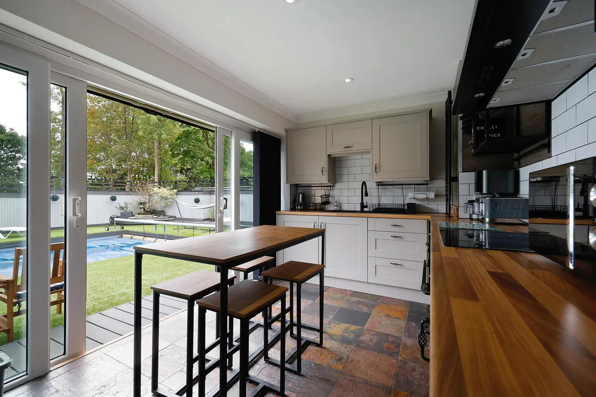 Broadbridge Lane, Smallfield, Horley, Surrey, RH6