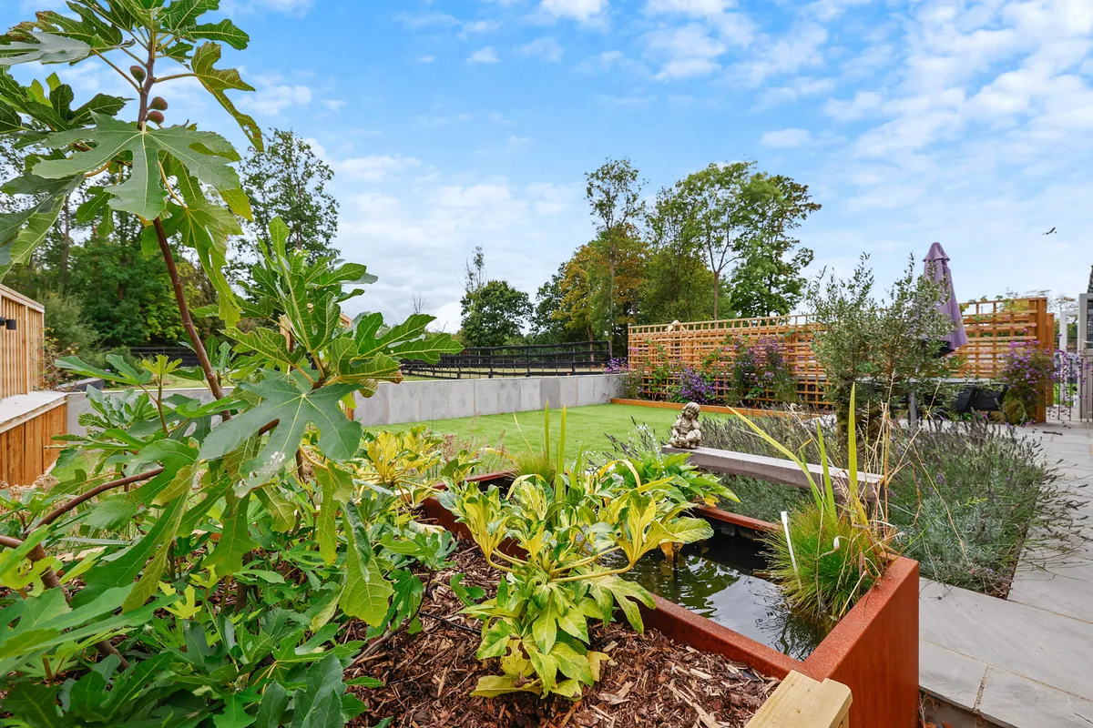 Broadbridge Lane, Smallfield, Horley, Surrey, RH6
