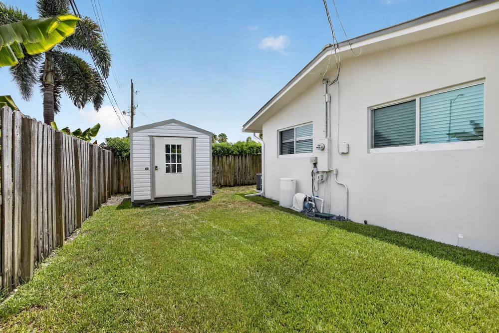 1608 NE 14th Terrace, Fort Lauderdale, FL 33304