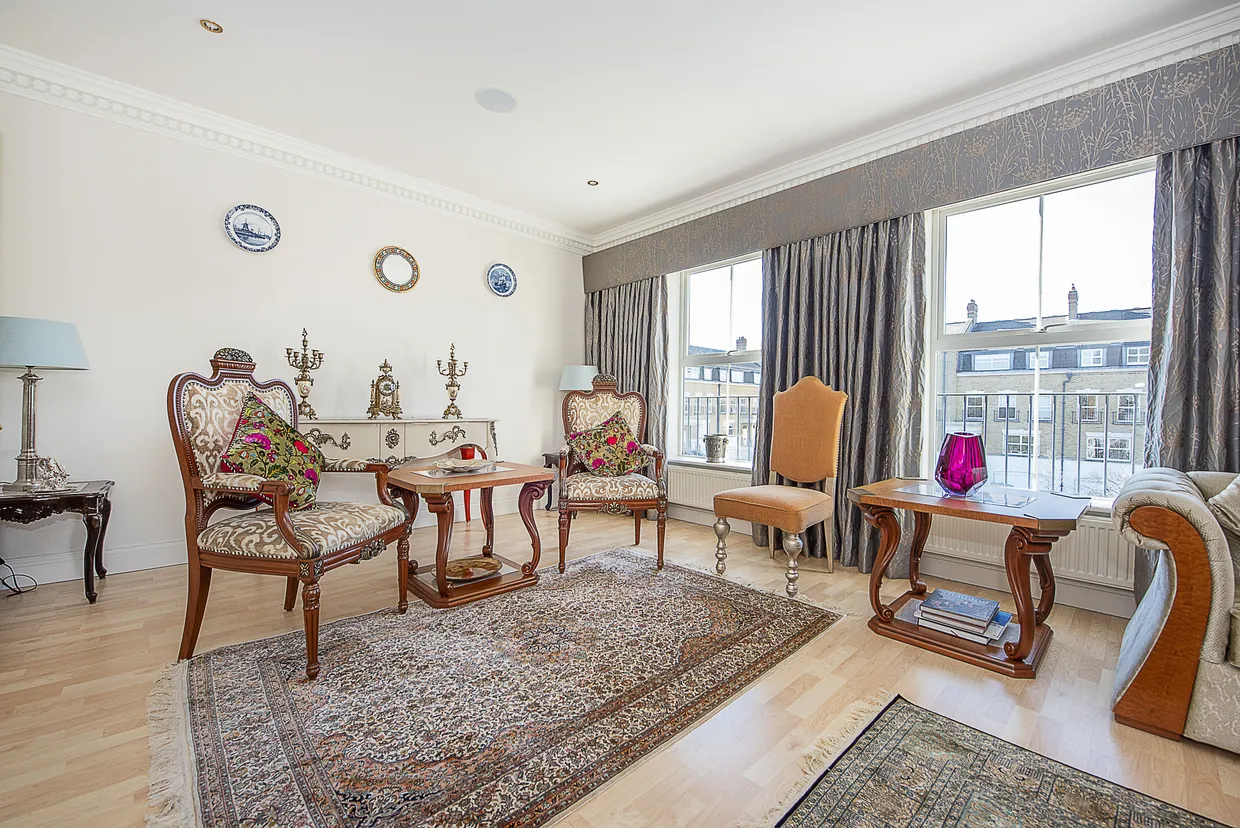 Clearwater Place, Surbiton, KT6 photo 2