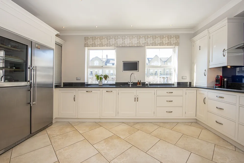 Clearwater Place, Surbiton, KT6 photo 4