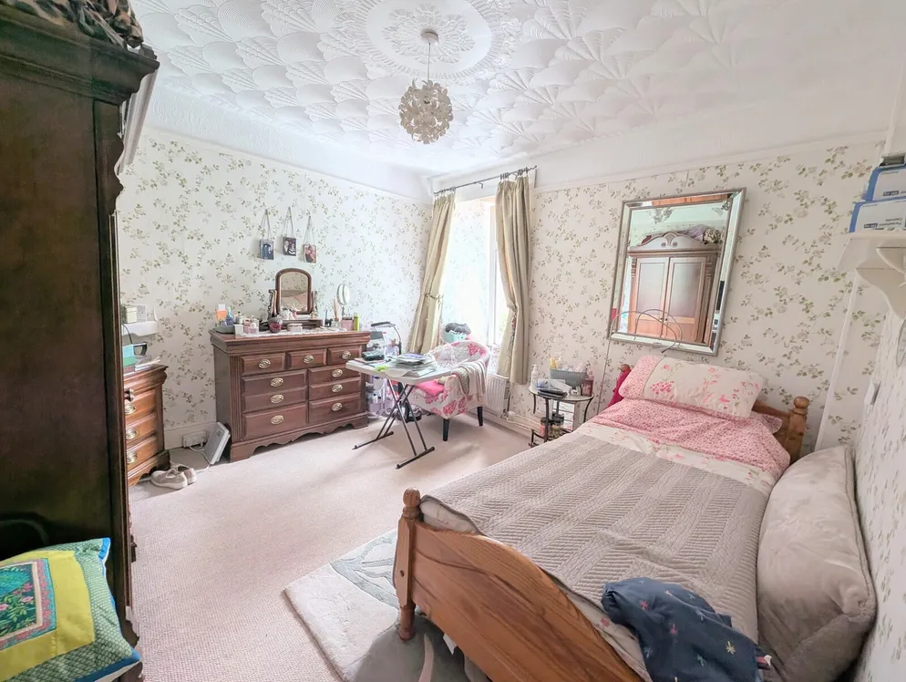 Property carousel item 17