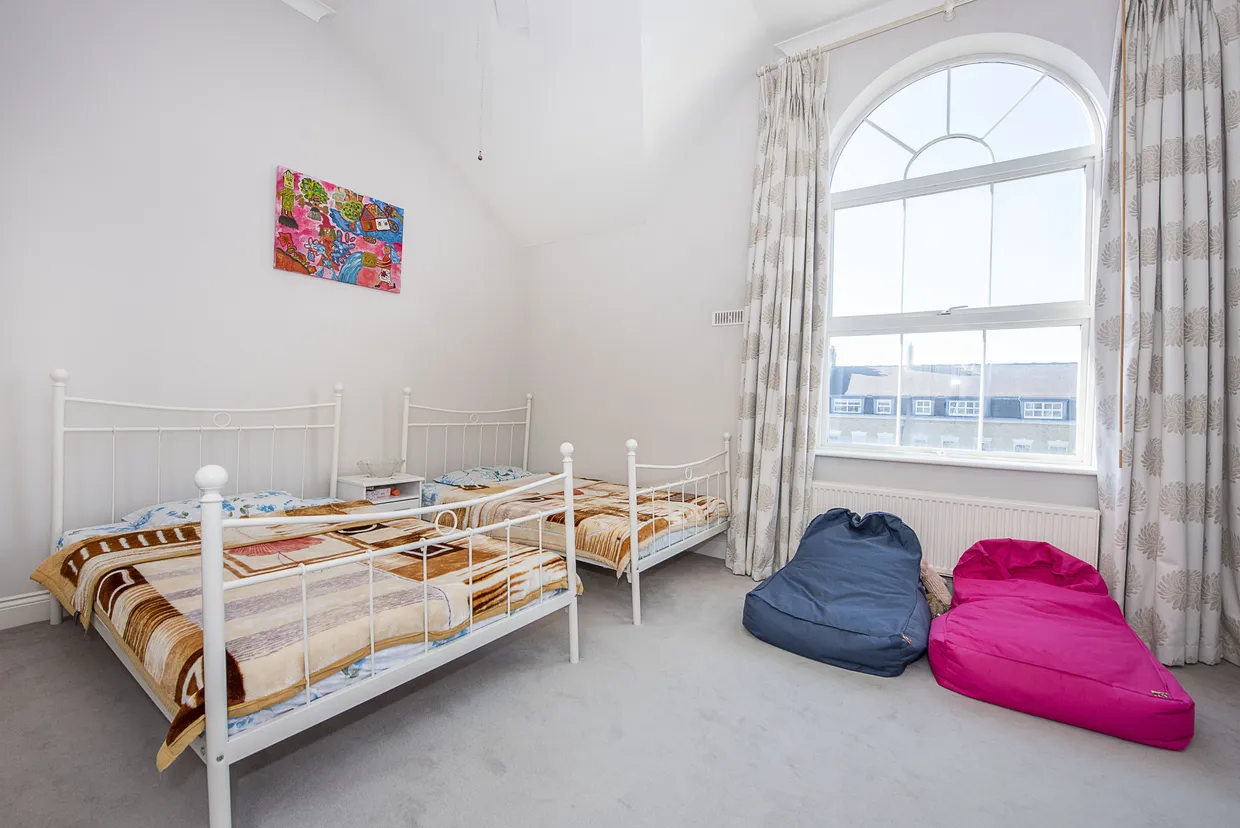 Clearwater Place, Surbiton, KT6 photo 11