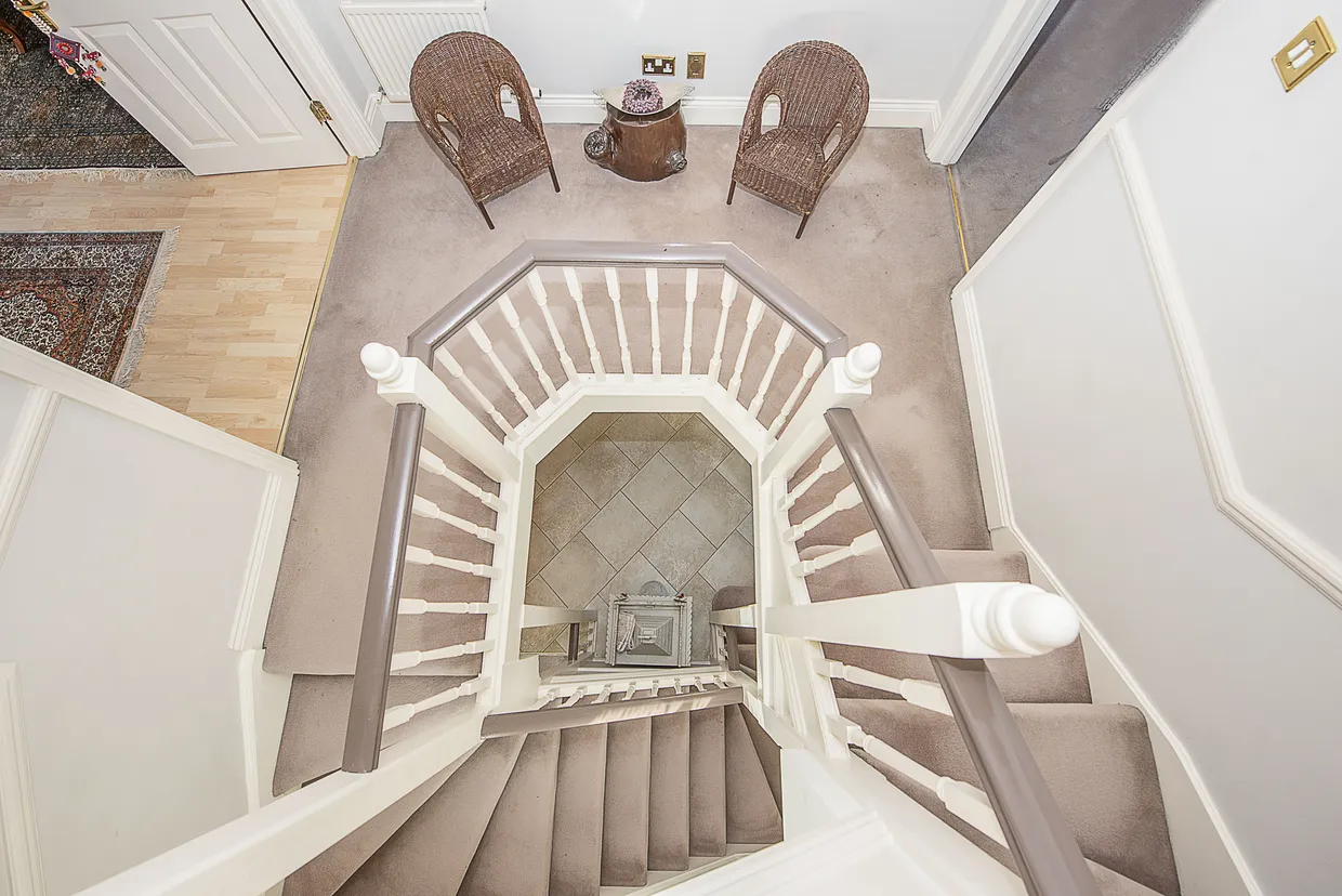 Clearwater Place, Surbiton, KT6 photo 12