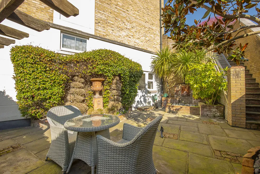 Clearwater Place, Surbiton, KT6 photo 15