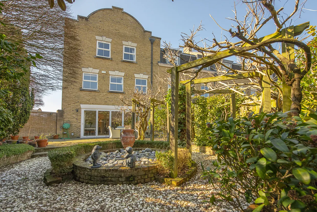 Clearwater Place, Surbiton, KT6 photo 17