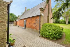 Hedges Way, Aylesbury