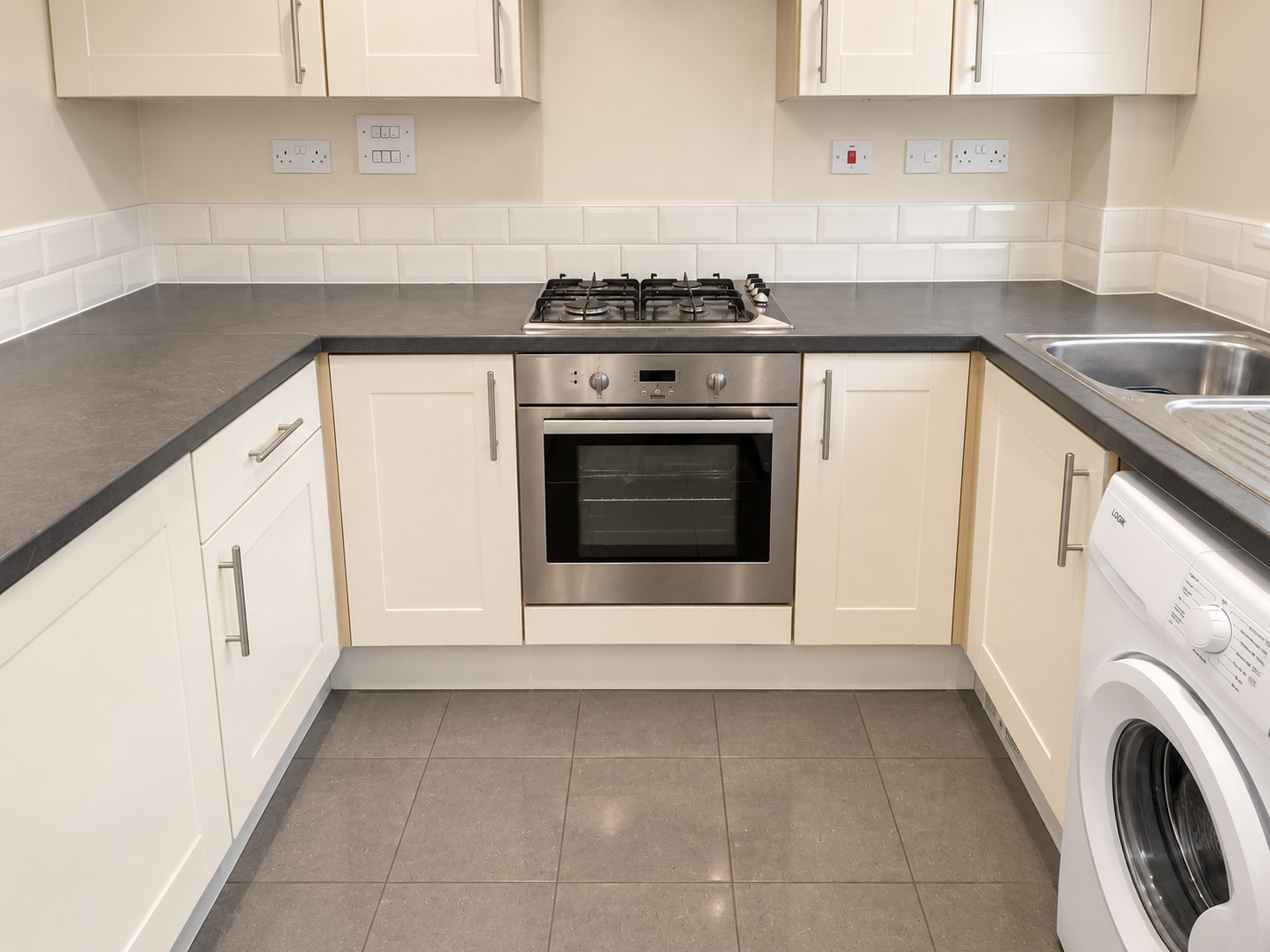 Caroline Court, Burton-On-Trent Image 4