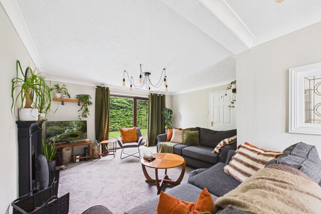 Sycamore Close, Loddon, Norwich Image 3