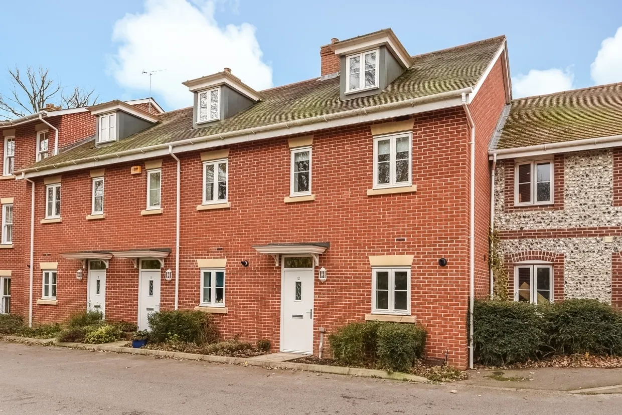 Winton Close, Winchester SO22 photo 1