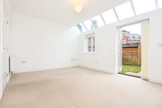 Winton Close, Winchester SO22 photo 5