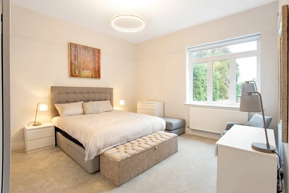 Gloucester Road Teddington TW11 photo 5