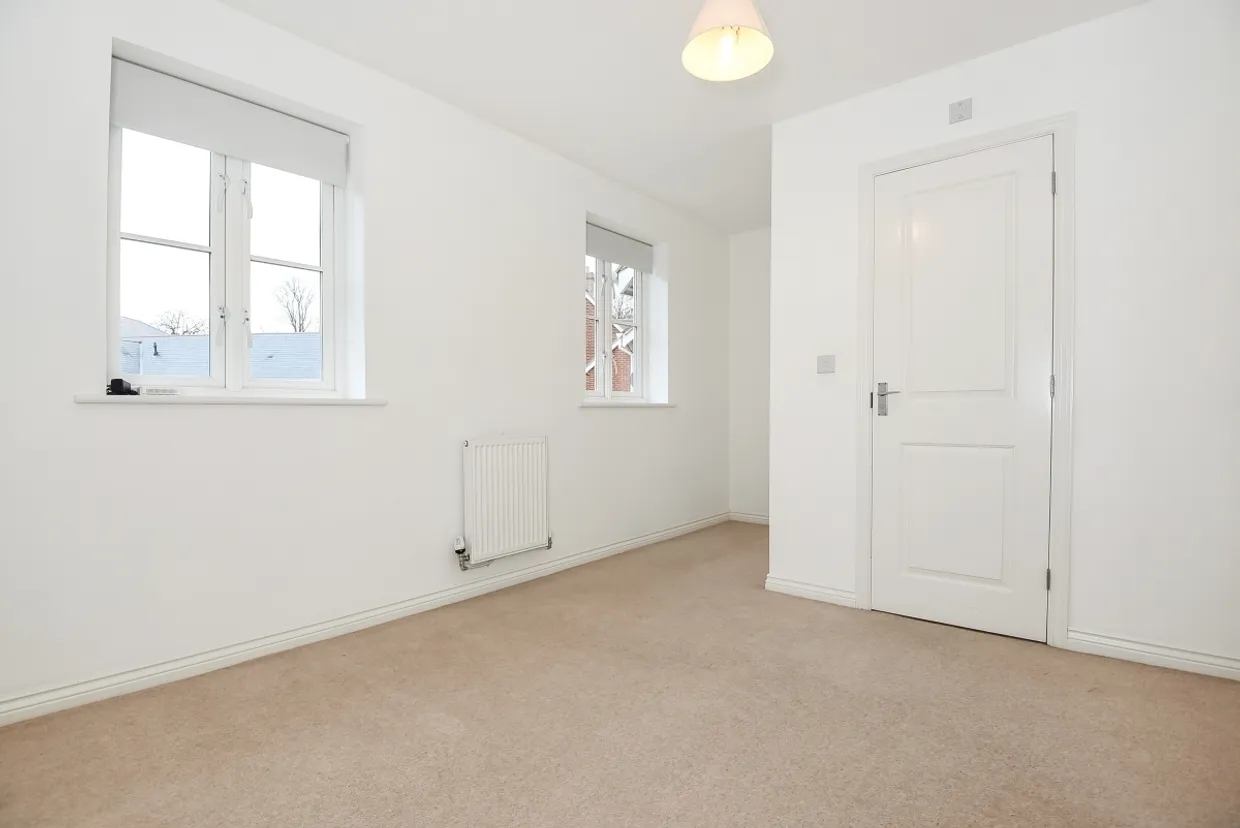 Winton Close, Winchester SO22 photo 6