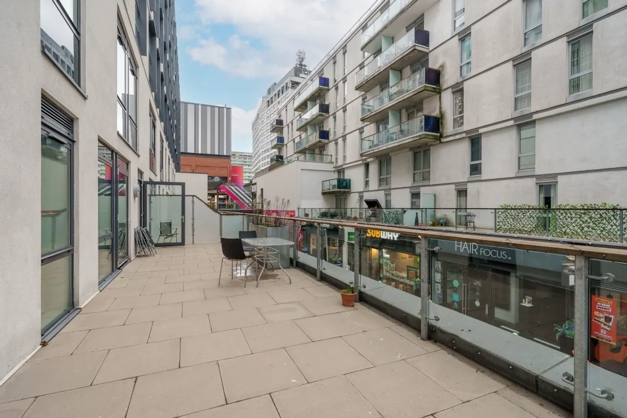 Lakeside Way Wembley HA9 photo 15