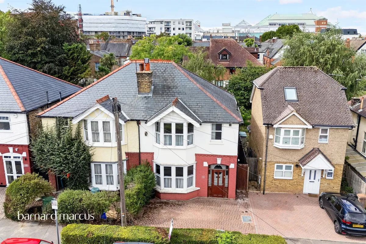 Litchfield Road, Sutton