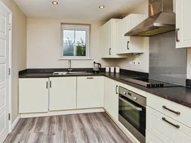 Berengaria Close, Westbury thumb 3