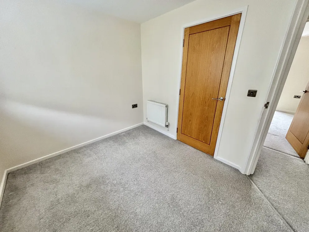 Property carousel item 10