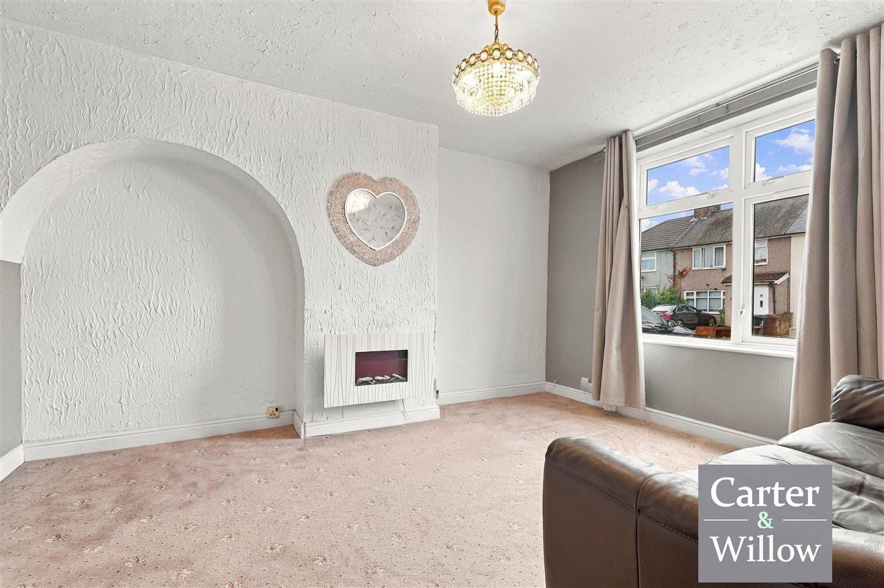 Rothwell Gardens, Dagenham, Essex Image 11