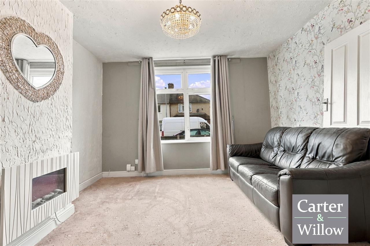 Rothwell Gardens, Dagenham, Essex Image 12