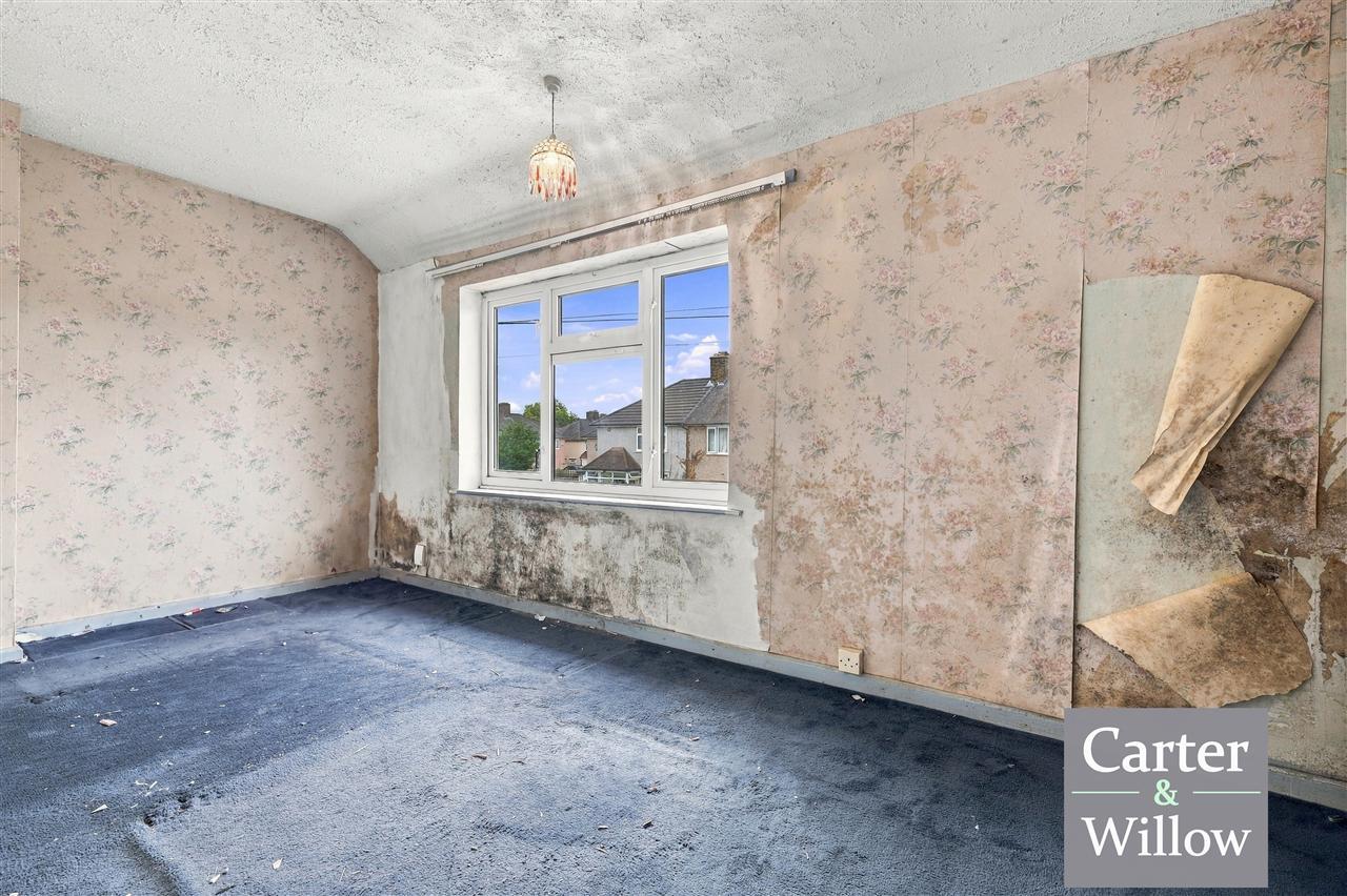 Rothwell Gardens, Dagenham, Essex Image 14