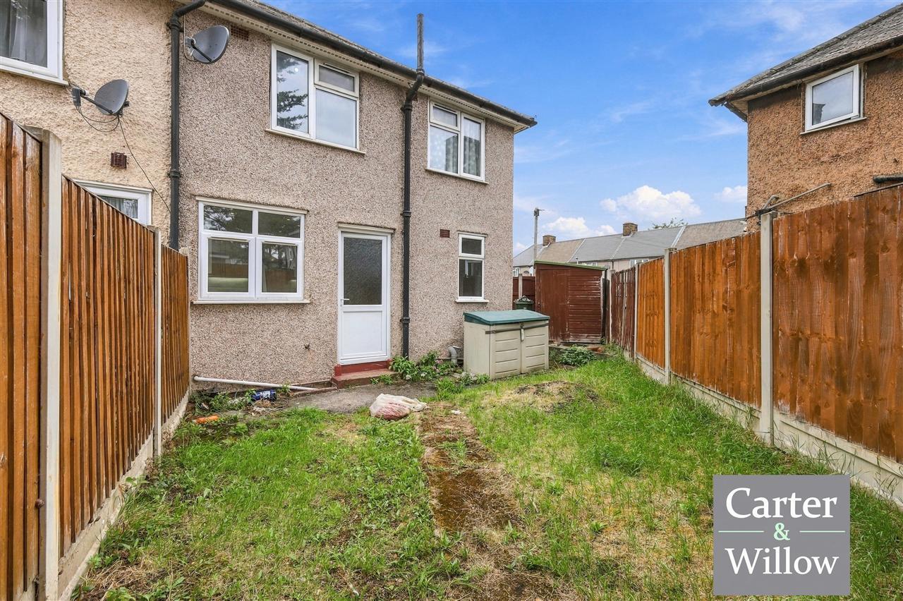 Rothwell Gardens, Dagenham, Essex Image 22