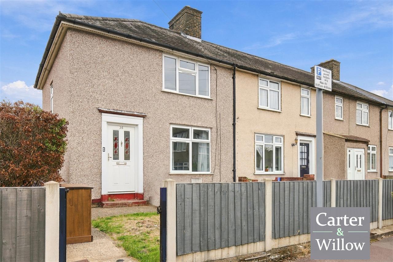 Rothwell Gardens, Dagenham, Essex Image 23