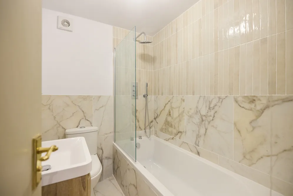 Hatherley Grove, London, W2 photo 8