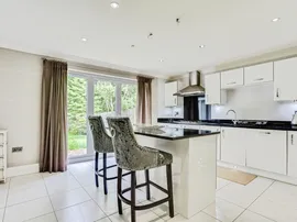 Patch Wood Court, Newmillerdam, Wakefield thumb 3