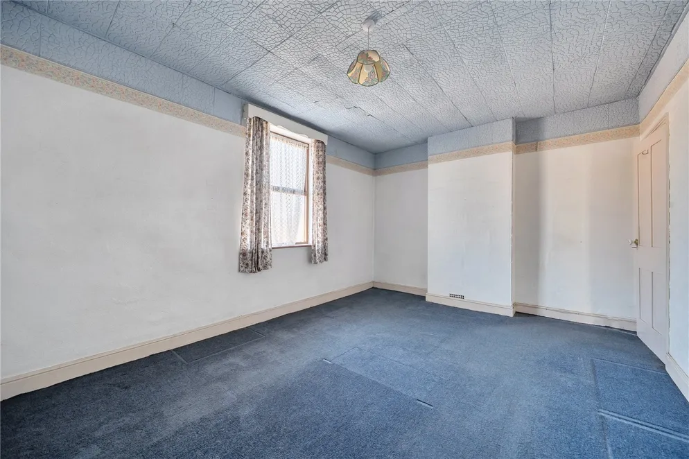Property carousel item 5