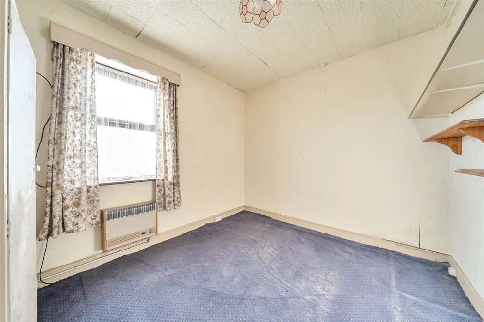 Property carousel item 13