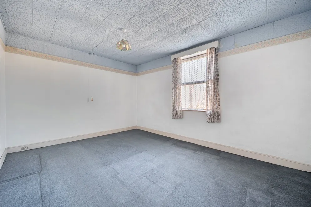 Property carousel item 14