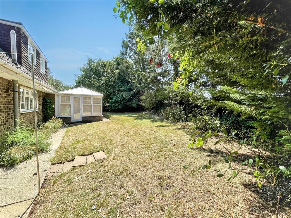 Property carousel item 8