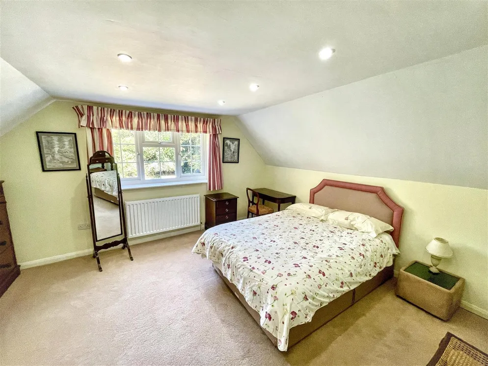Property carousel item 14