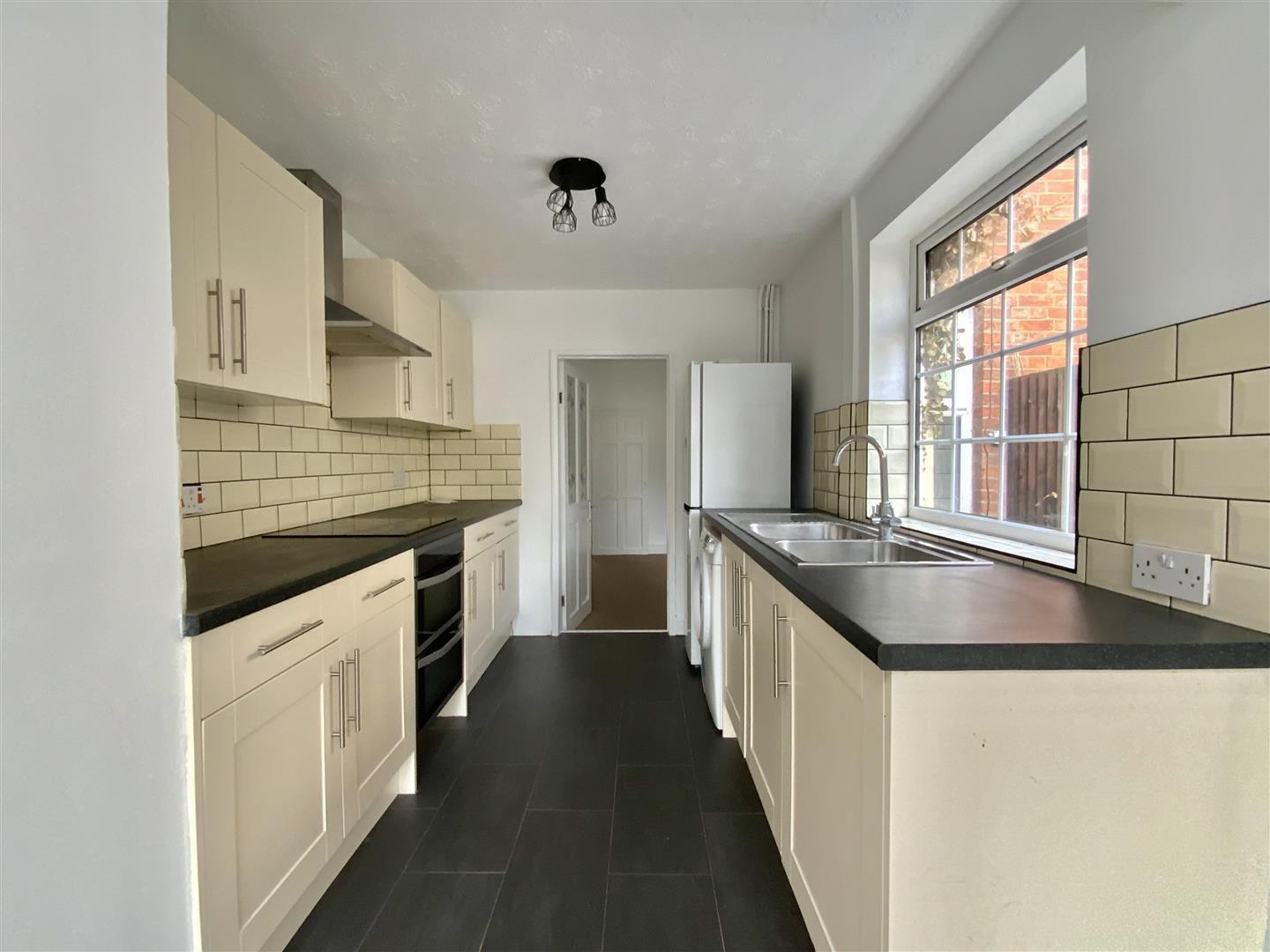 Bury Avenue, Newport Pagnell Image 4