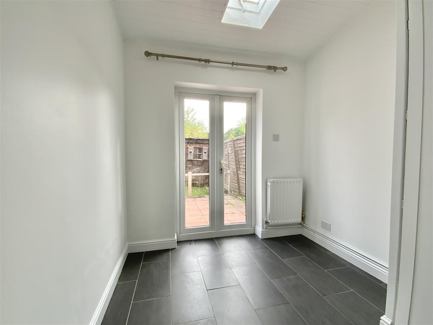 Bury Avenue, Newport Pagnell Image 6