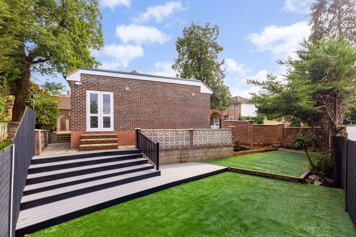 Fallowfield, Stanmore, HA7 photo 3