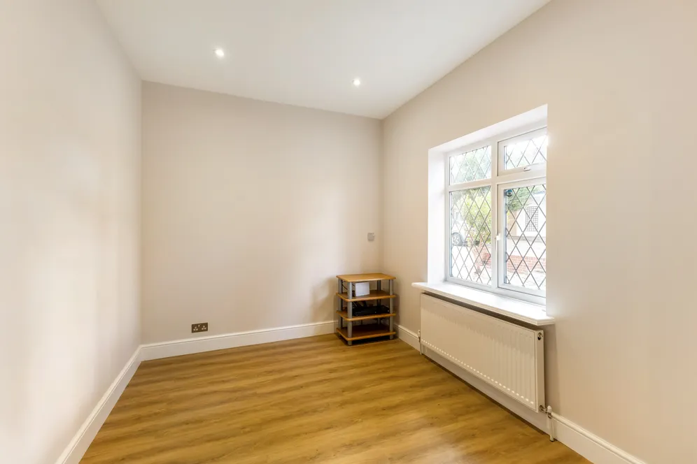 Fallowfield, Stanmore, HA7 photo 18