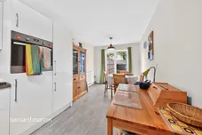 Domville Close, London
