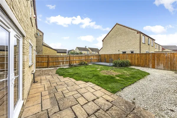 Bluebell Grove, Up Hatherley, GL51 photo 5