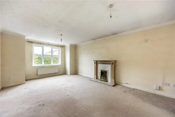 Bluebell Grove, Up Hatherley, GL51 photo 12