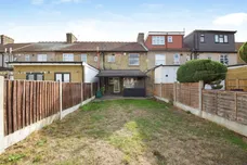 Salisbury Avenue, Barking
