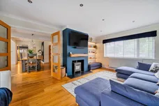 Salisbury Road, Marlborough, SN8 photo 6