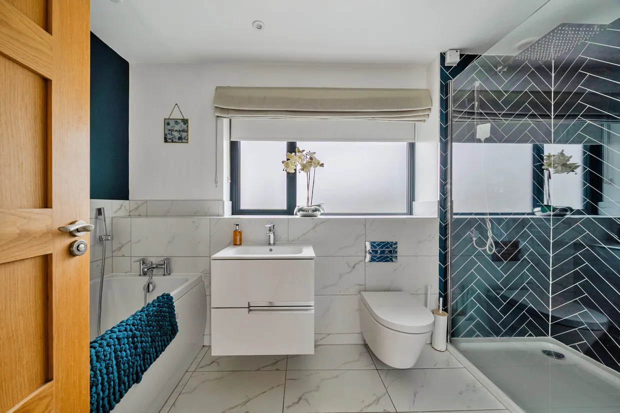 Salisbury Road, Marlborough, SN8 photo 9