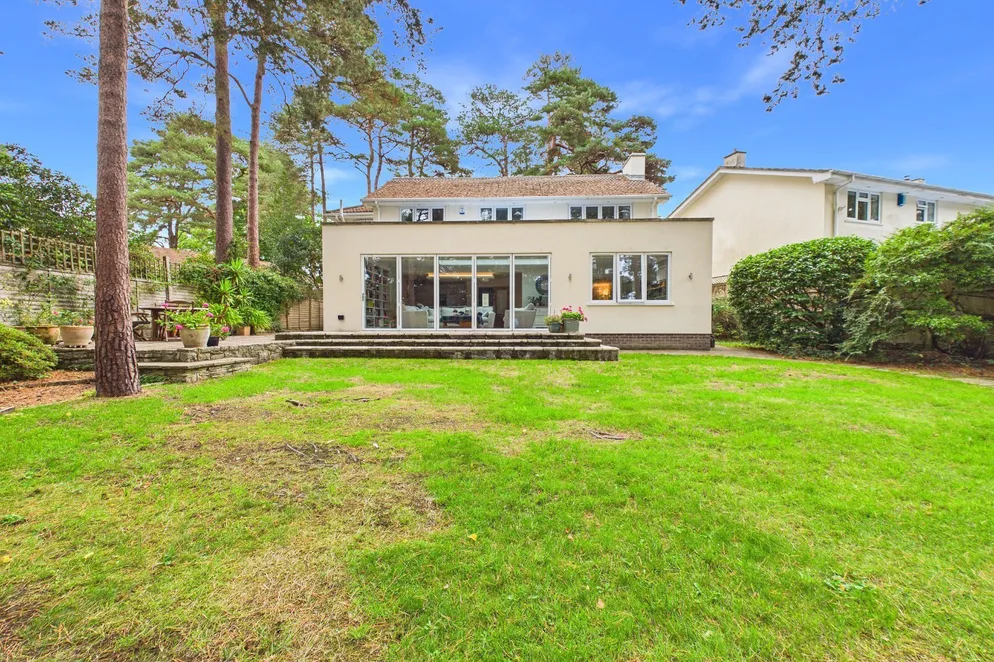 Property carousel item 30