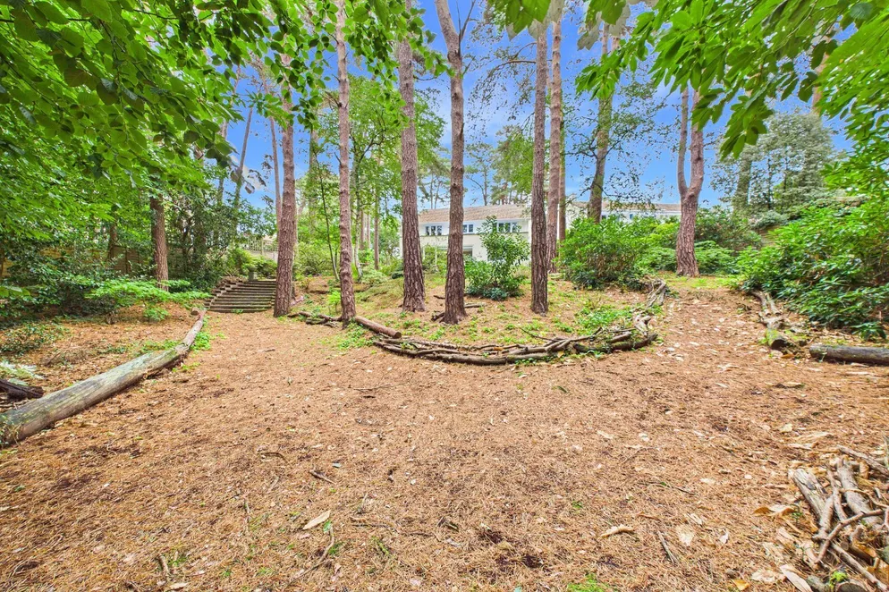 Property carousel item 33