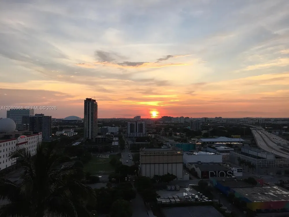 900 Biscayne Blvd, Miami, FL 33132